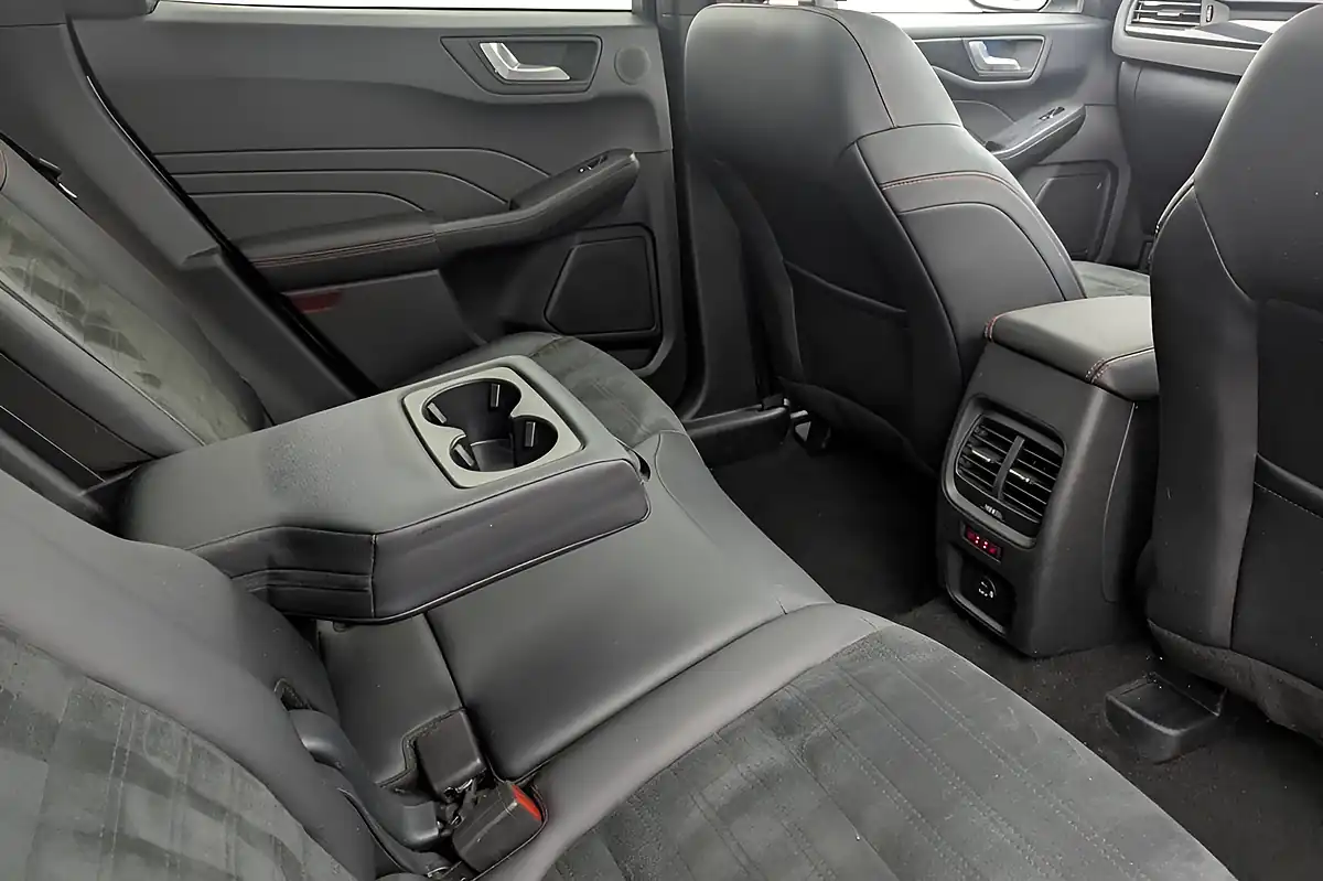 Used 2022 Ford Kuga ST-Line X Edition Frozen White - Interior and Exterior details 18