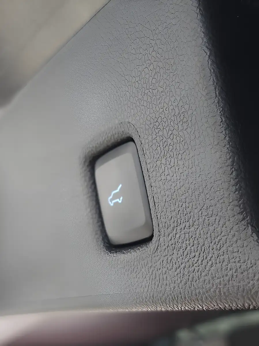 Used 2022 Ford Kuga ST-Line X Edition Grey - Interior and Exterior details 14