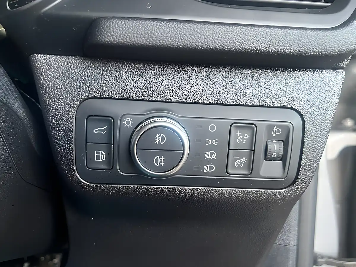 Used 2022 Ford Kuga ST-Line X Edition Silver - Interior and Exterior details 16