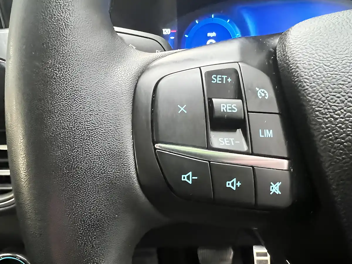 Used 2022 Ford Kuga Titanium Blue - Interior and Exterior details 19