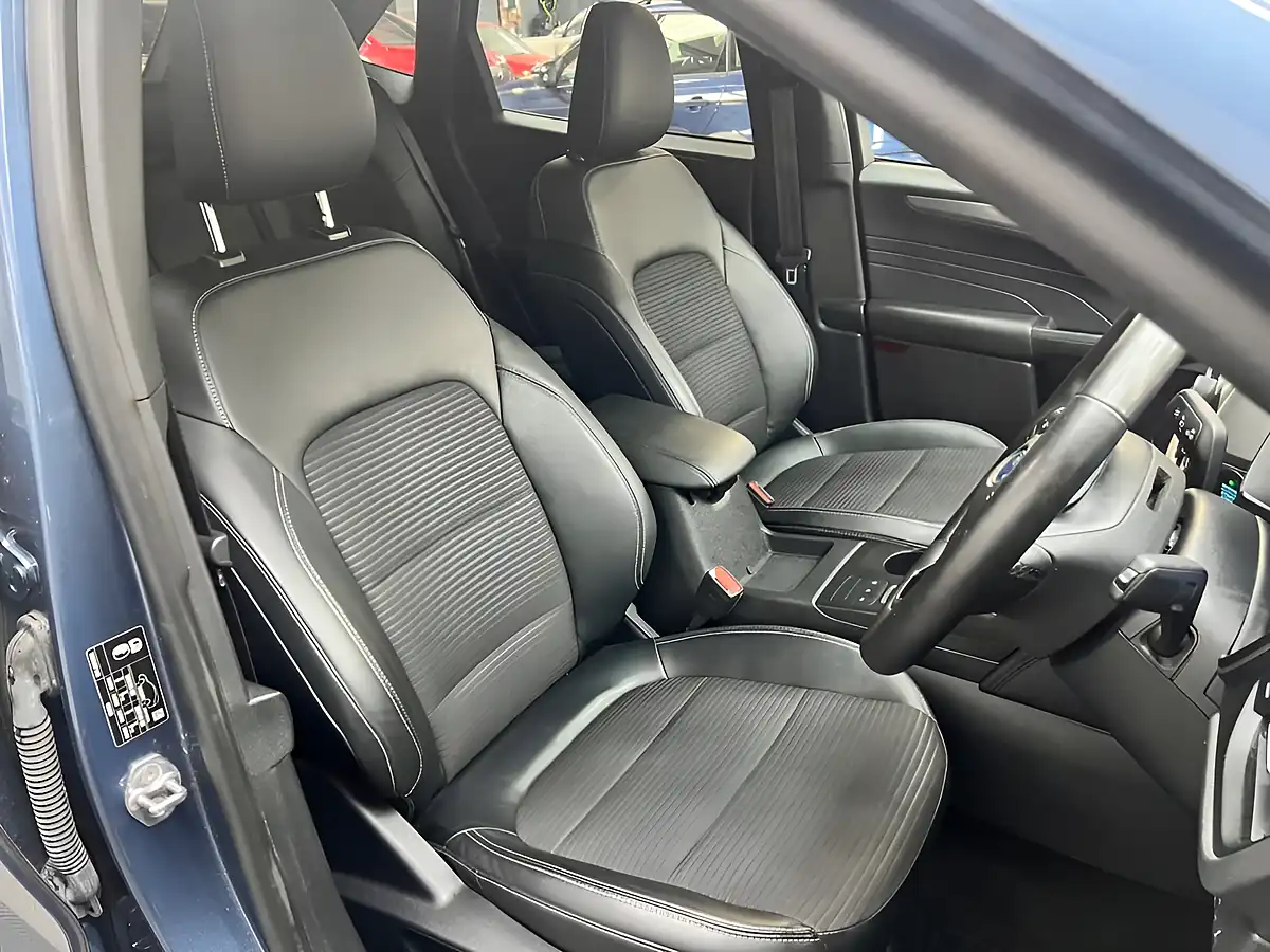 Used 2022 Ford Kuga Titanium Blue - Interior and Exterior details 5