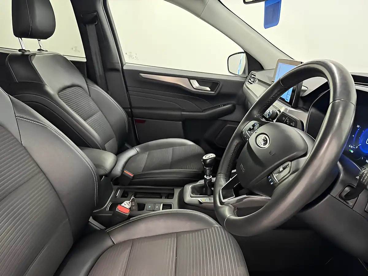 Used 2022 Ford Kuga Titanium White - Interior and Exterior details 10