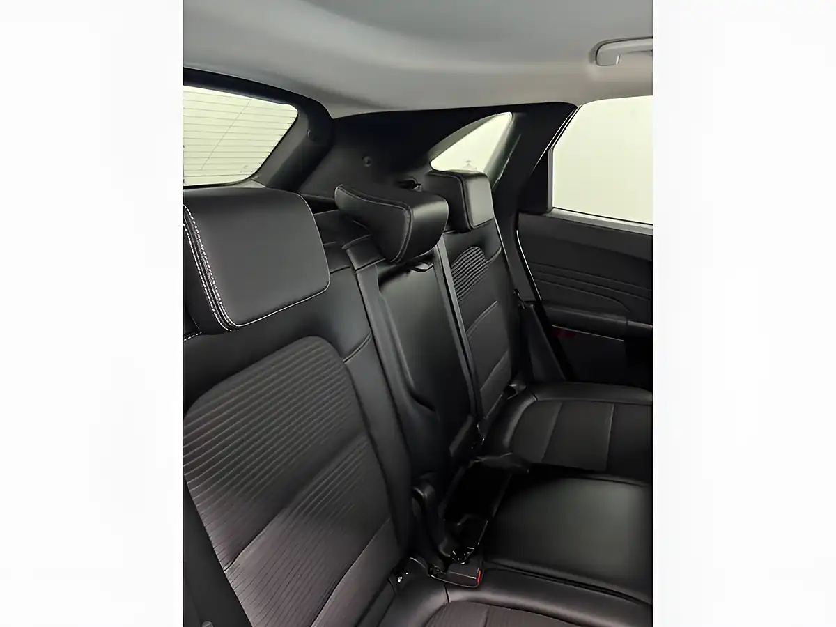 Used 2022 Ford Kuga Titanium White - Interior and Exterior details 12