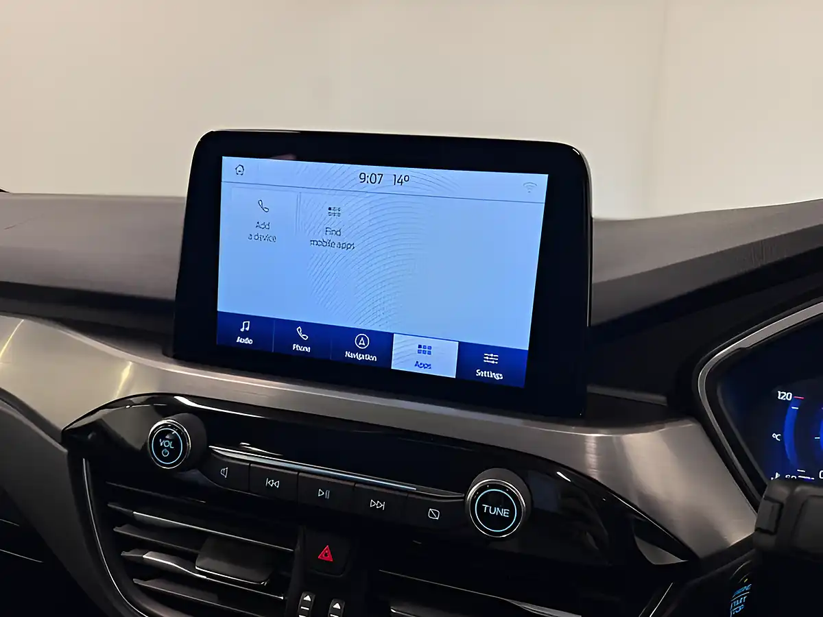 Used 2022 Ford Kuga Titanium White - Interior and Exterior details 16