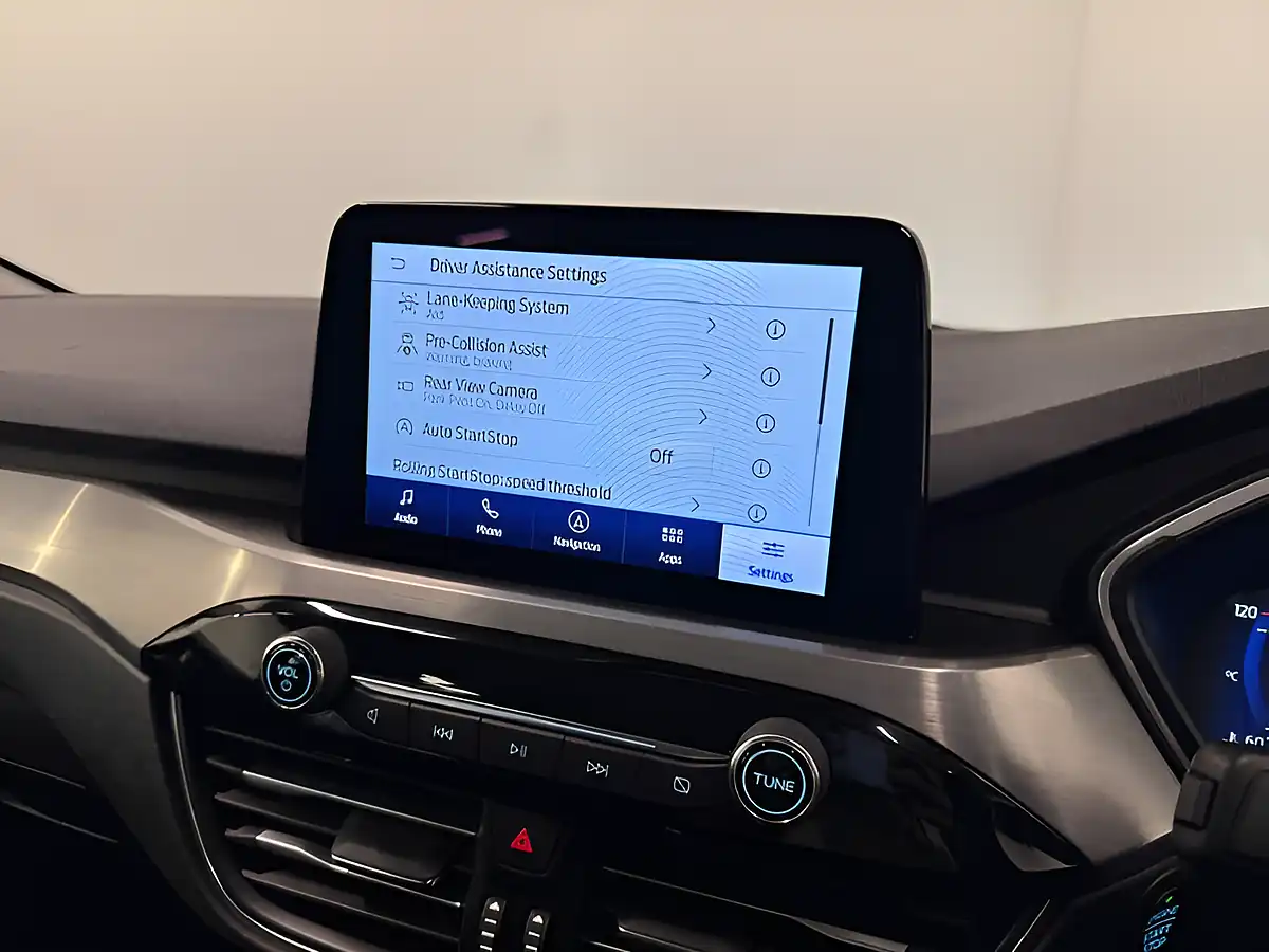 Used 2022 Ford Kuga Titanium White - Interior and Exterior details 18