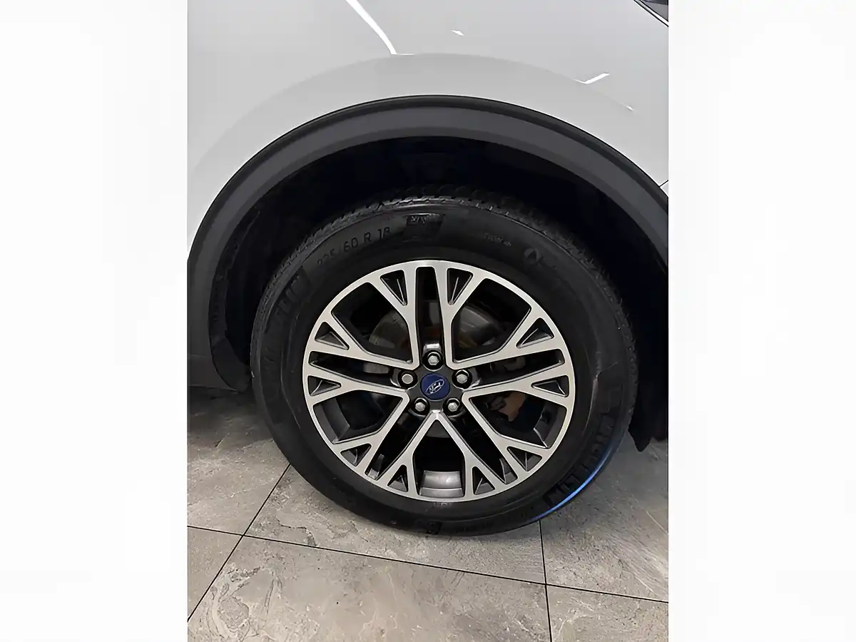 Used 2022 Ford Kuga Titanium White - Interior and Exterior details 20