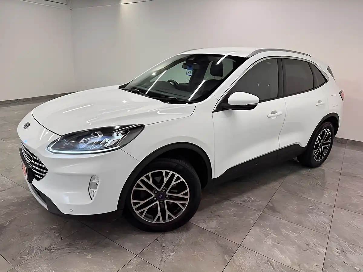 Used 2022 Ford Kuga Titanium White - Interior and Exterior details 4