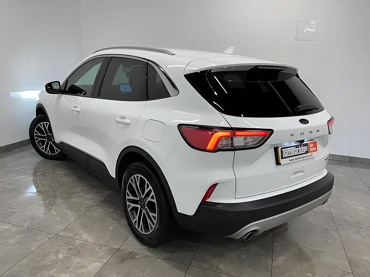 Used 2022 Ford Kuga Titanium White - Interior and Exterior details 5