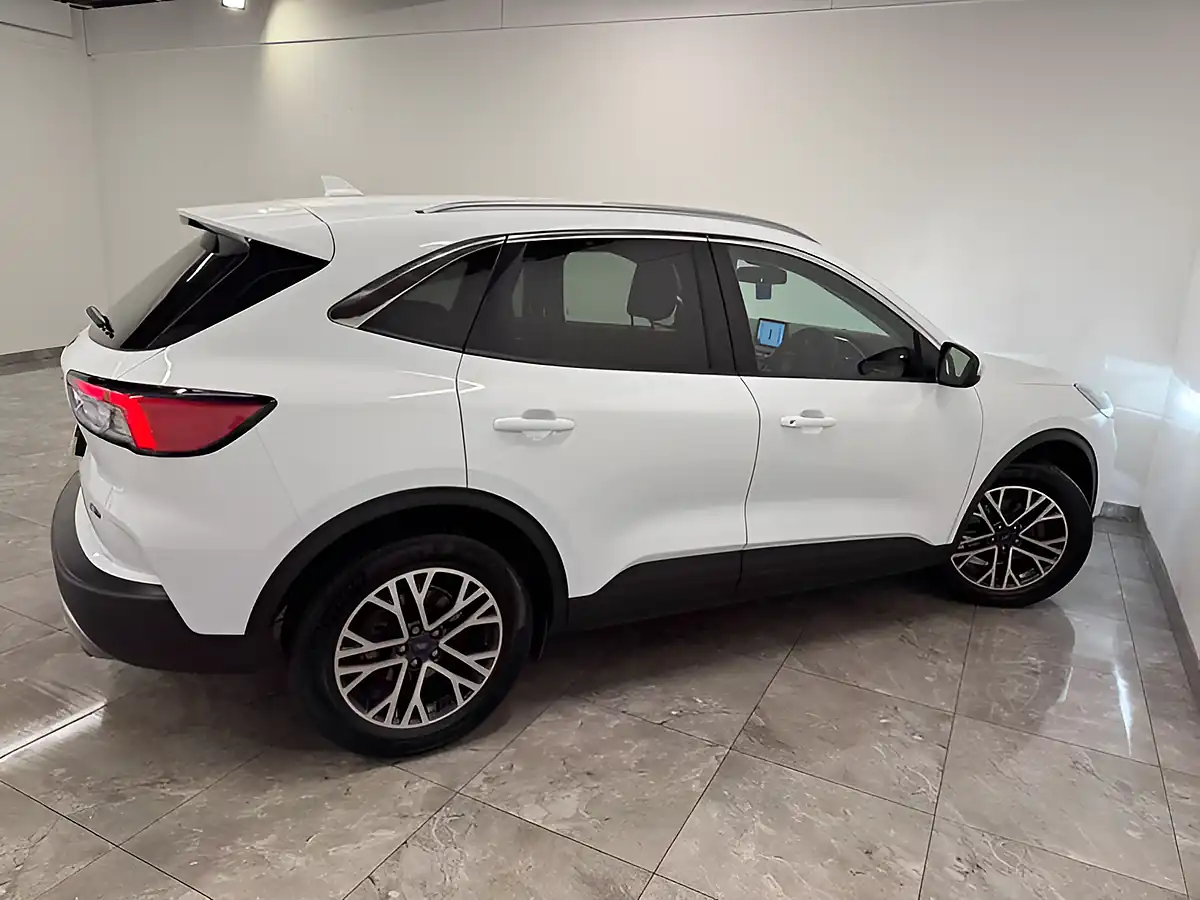 Used 2022 Ford Kuga Titanium White - Interior and Exterior details 8