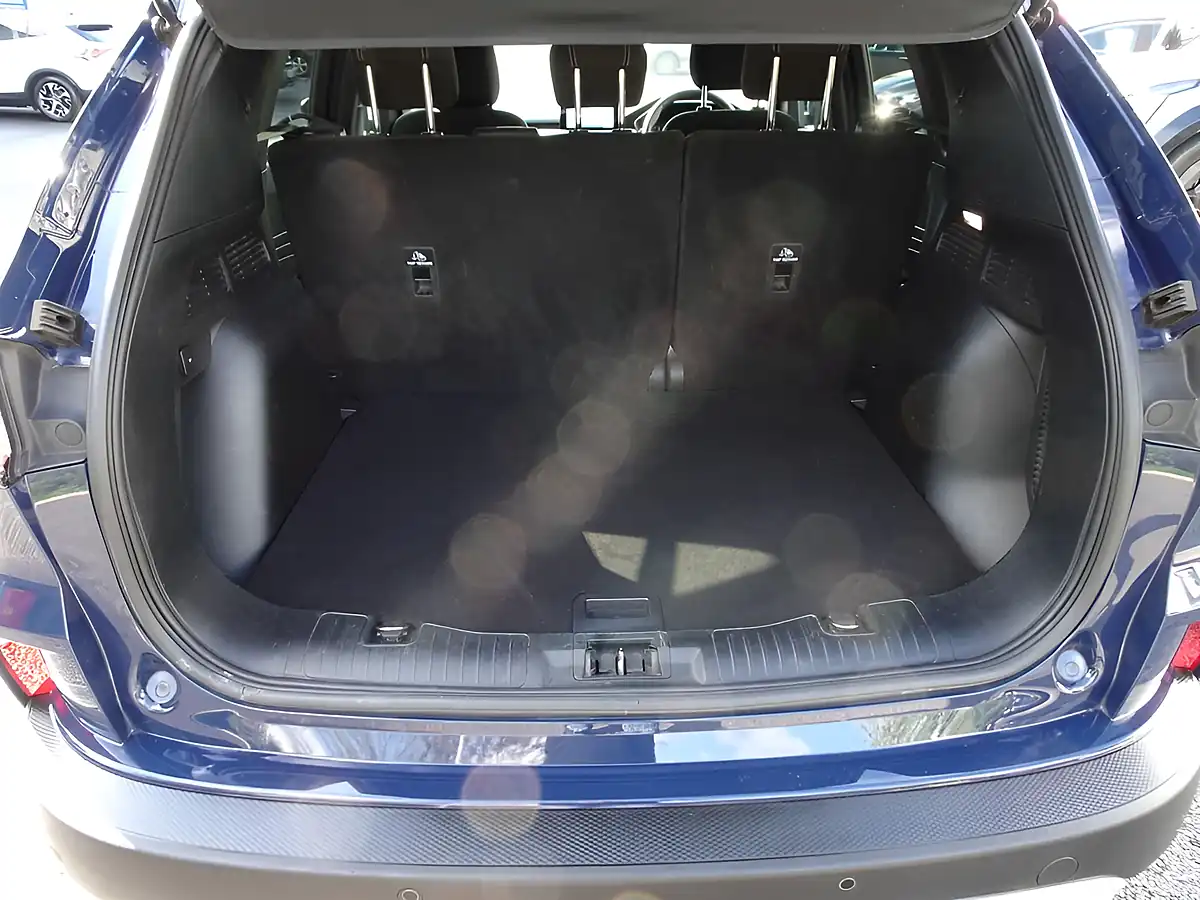 Used 2022 Ford Kuga Zetec Blazer Blue - Interior and Exterior details 9