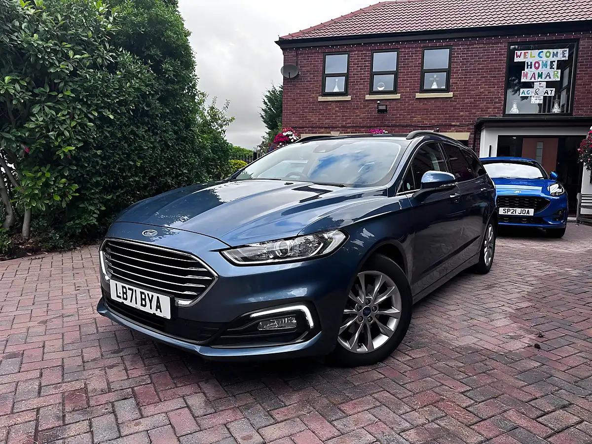 Used 2022 Ford Mondeo Zetec Edition Blue - Interior and Exterior details 3