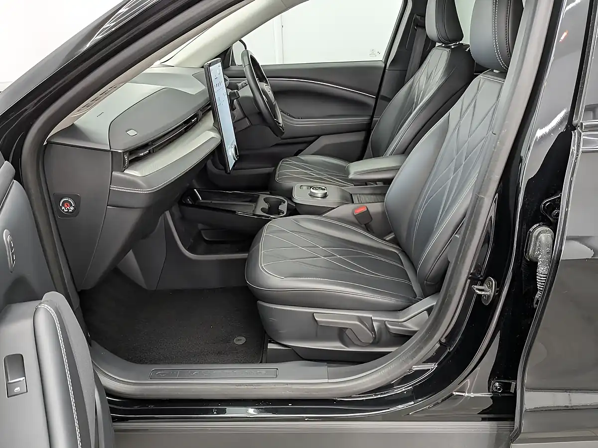 Used 2022 Ford Mustang Mach-E Standard Range Black - Interior and Exterior details 15