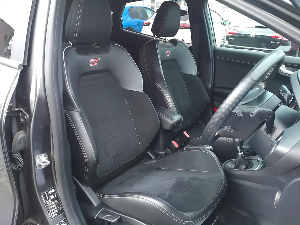 Used 2022 Ford Puma ST Grey - Interior and Exterior details 14