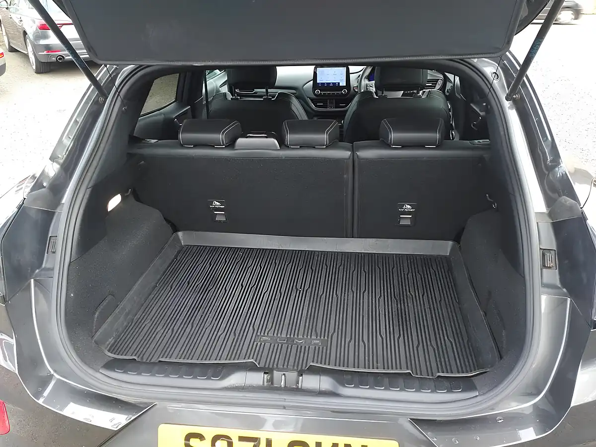 Used 2022 Ford Puma ST Grey - Interior and Exterior details 16