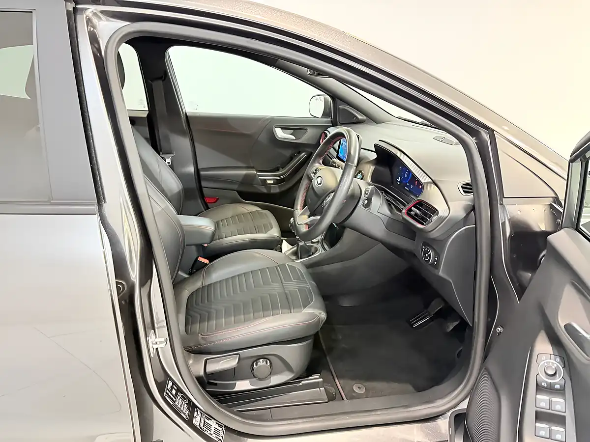 Used 2022 Ford Puma ST-Line X Grey - Interior and Exterior details 19