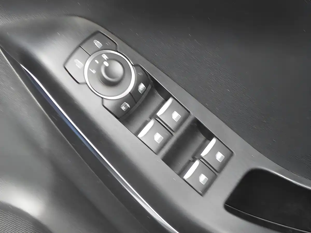Used 2022 Ford Puma Titanium Solar Silver - Interior and Exterior details 10