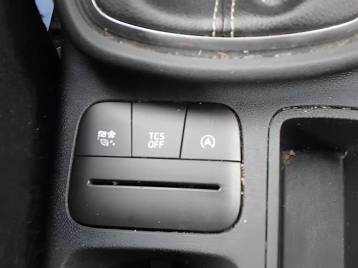 Used 2022 Ford Puma Titanium Solar Silver - Interior and Exterior details 9