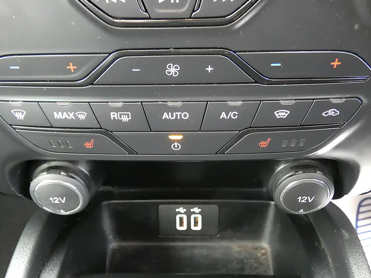 Used 2022 Ford Ranger Wildtrak Moondust Silver - Interior and Exterior details 16
