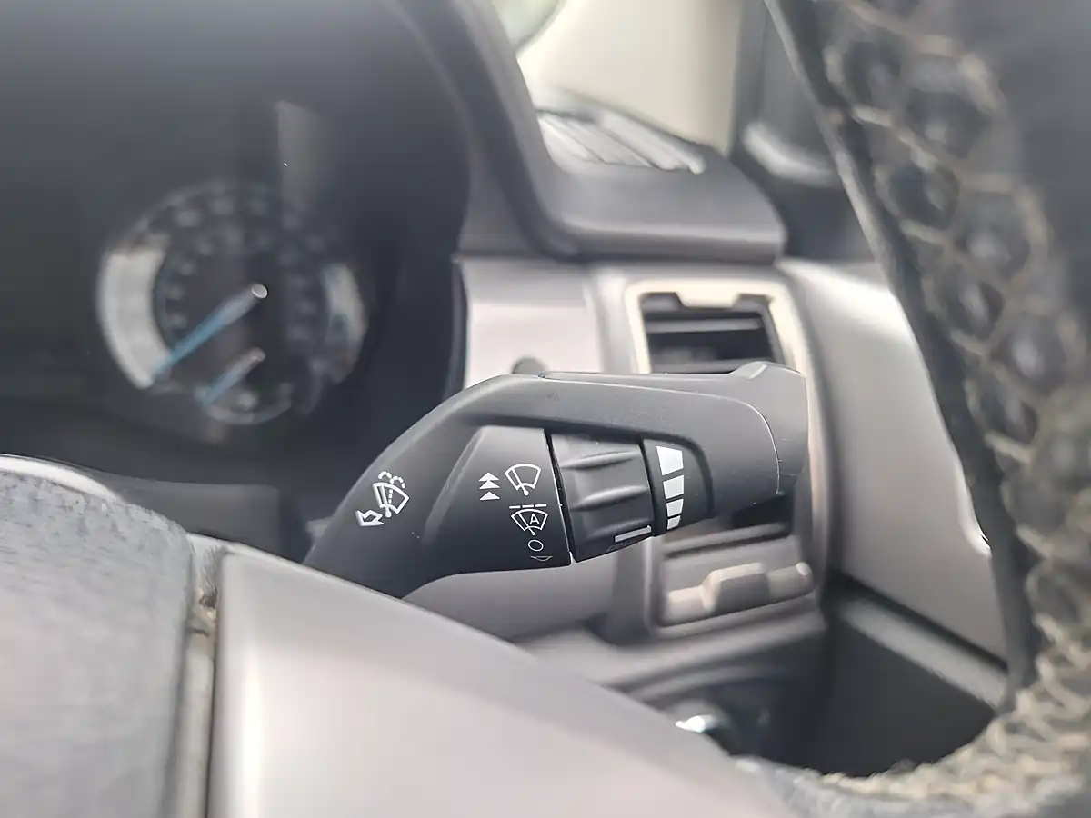 Used 2022 Ford Ranger Xlt White - Interior and Exterior details 15