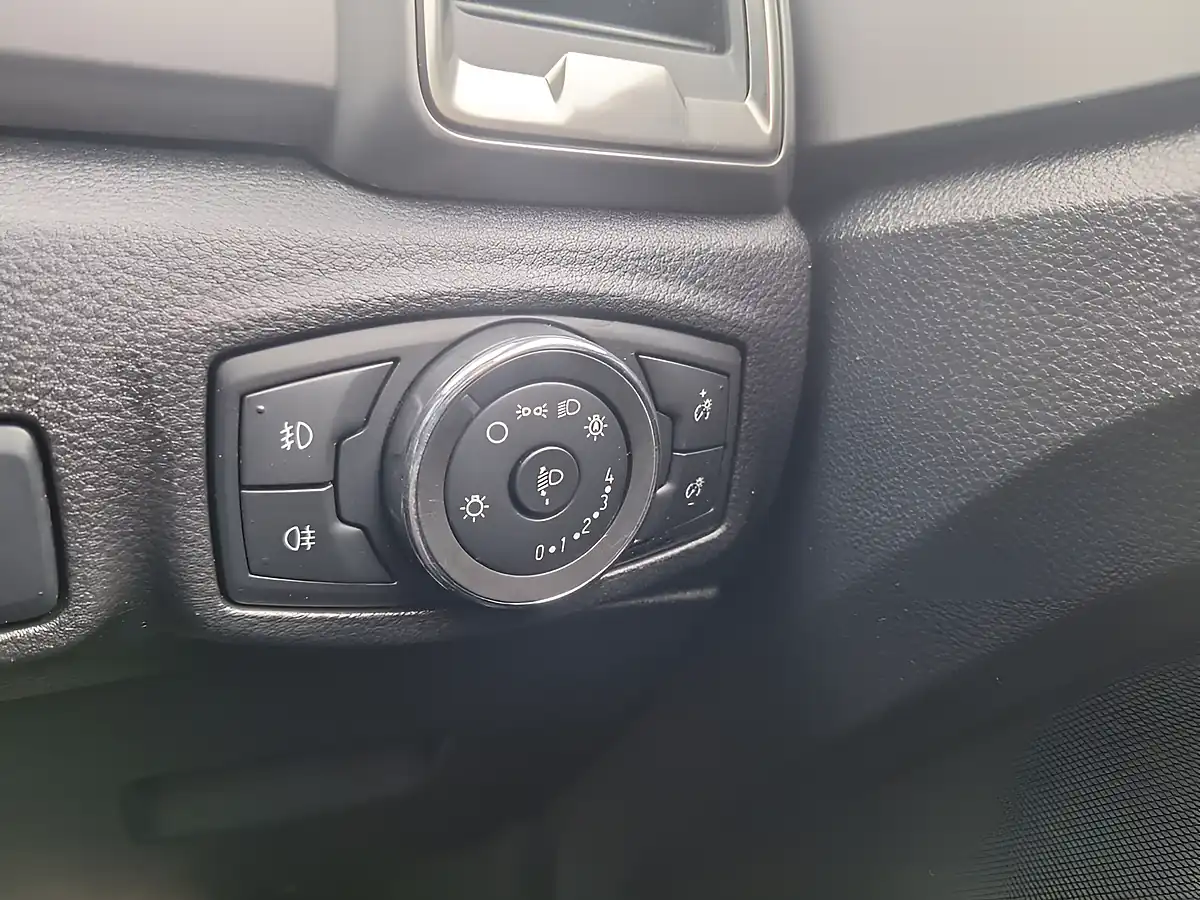 Used 2022 Ford Ranger Xlt White - Interior and Exterior details 16