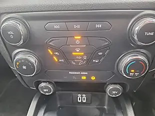 Used 2022 Ford Ranger Xlt White - Interior and Exterior details 20