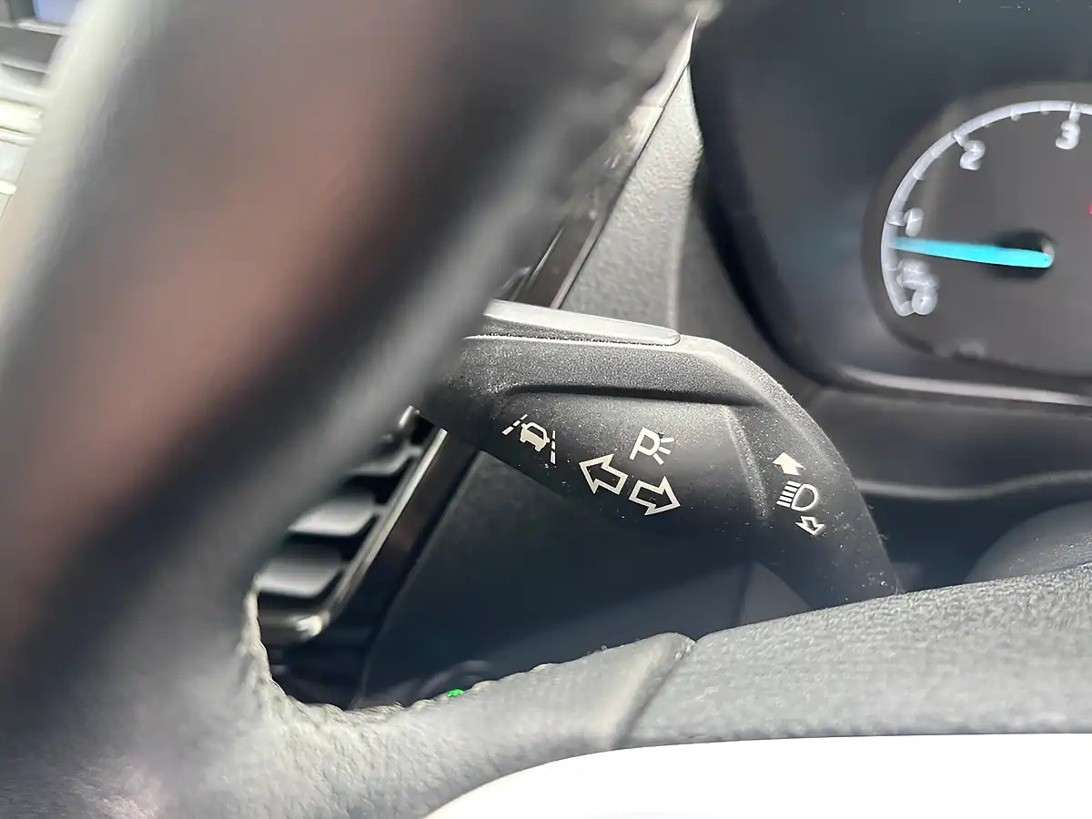 Used 2022 Ford Tourneo Connect Titanium Red - Interior and Exterior details 16