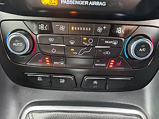 Used 2022 Ford Tourneo Connect Titanium Red - Interior and Exterior details 18