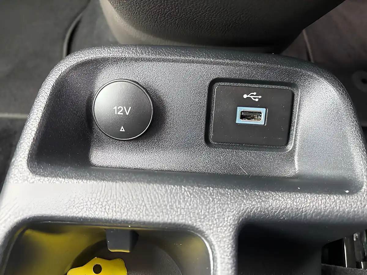 Used 2022 Ford Tourneo Connect Titanium Red - Interior and Exterior details 19