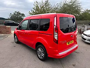 Used 2022 Ford Tourneo Connect Titanium Red - Interior and Exterior details 3