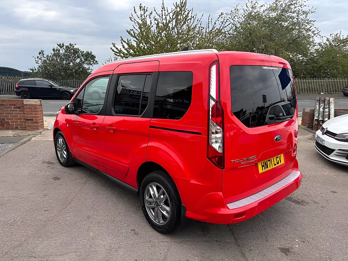 Used 2022 Ford Tourneo Connect Titanium Red - Interior and Exterior details 3