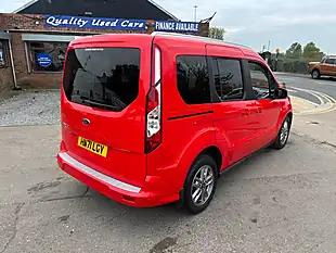 Used 2022 Ford Tourneo Connect Titanium Red - Interior and Exterior details 4