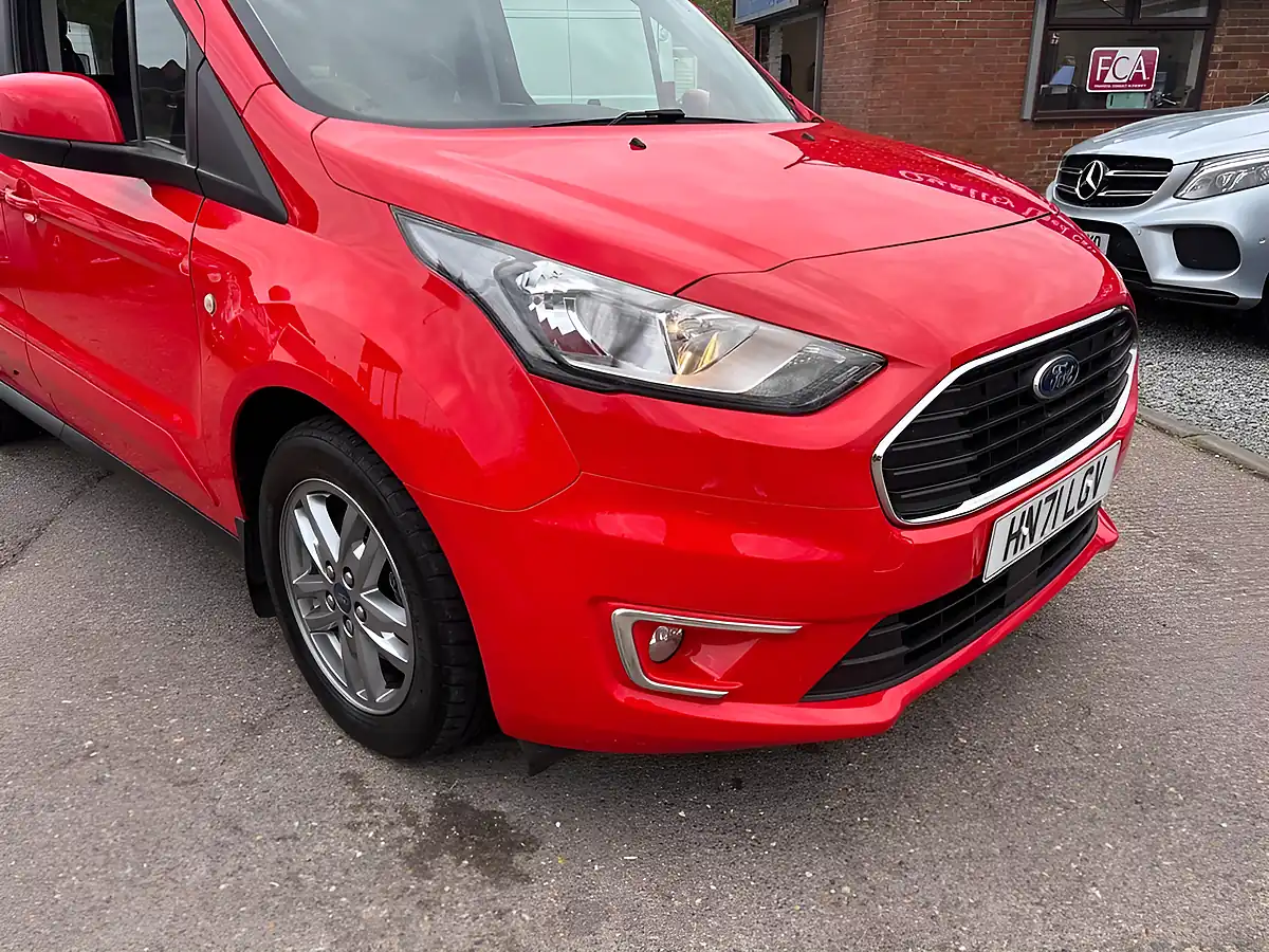 Used 2022 Ford Tourneo Connect Titanium Red - Interior and Exterior details 6