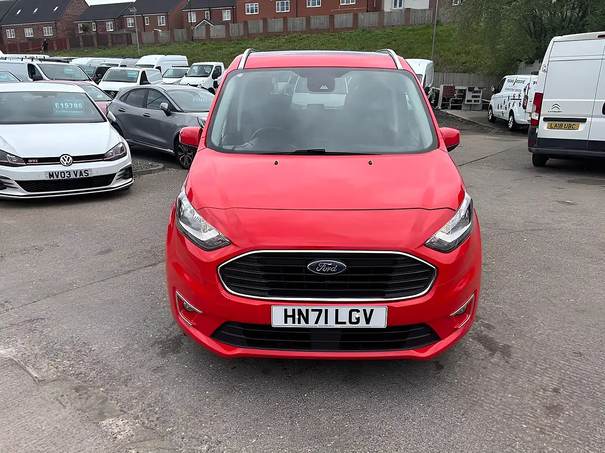 Used 2022 Ford Tourneo Connect Titanium Red - Interior and Exterior details 7