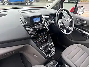 Used 2022 Ford Tourneo Connect Titanium Red - Interior and Exterior details 9