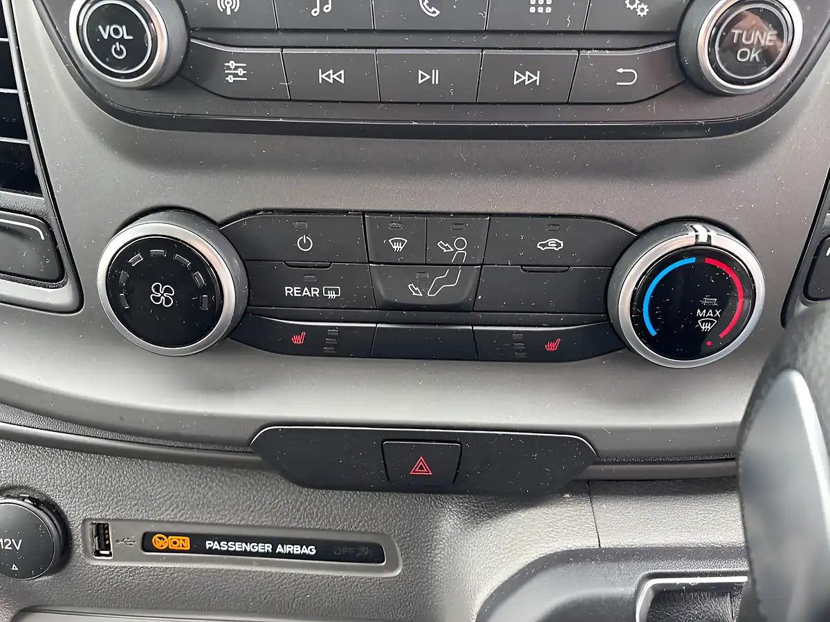 Used 2022 Ford Tourneo Custom Leader Shuttle Silver - Interior and Exterior details 15
