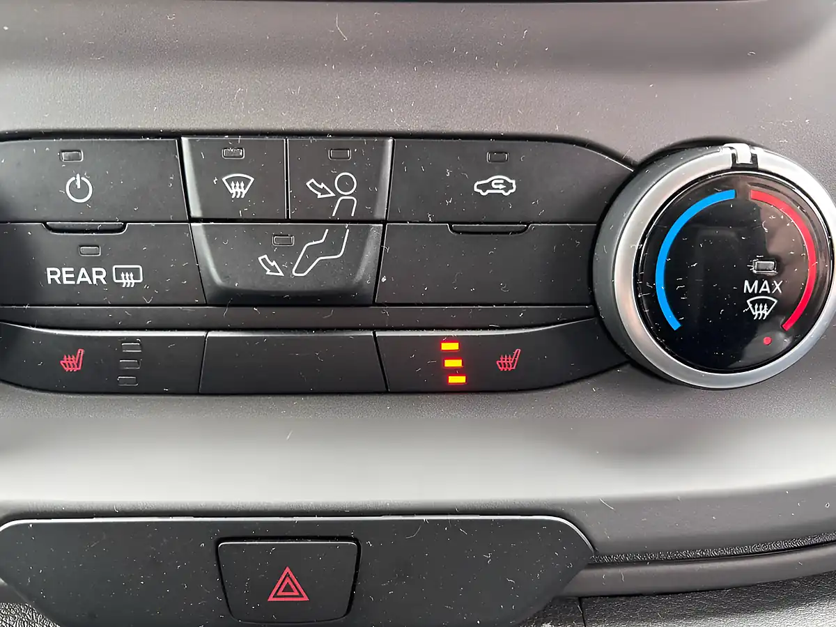 Used 2022 Ford Tourneo Custom Leader Shuttle Silver - Interior and Exterior details 16
