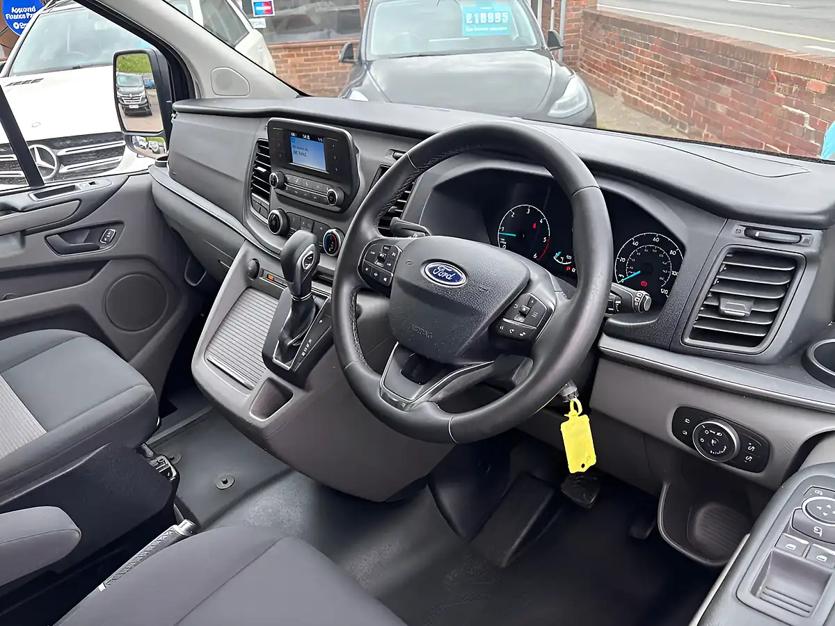 Used 2022 Ford Tourneo Custom Leader Shuttle Silver - Interior and Exterior details 17