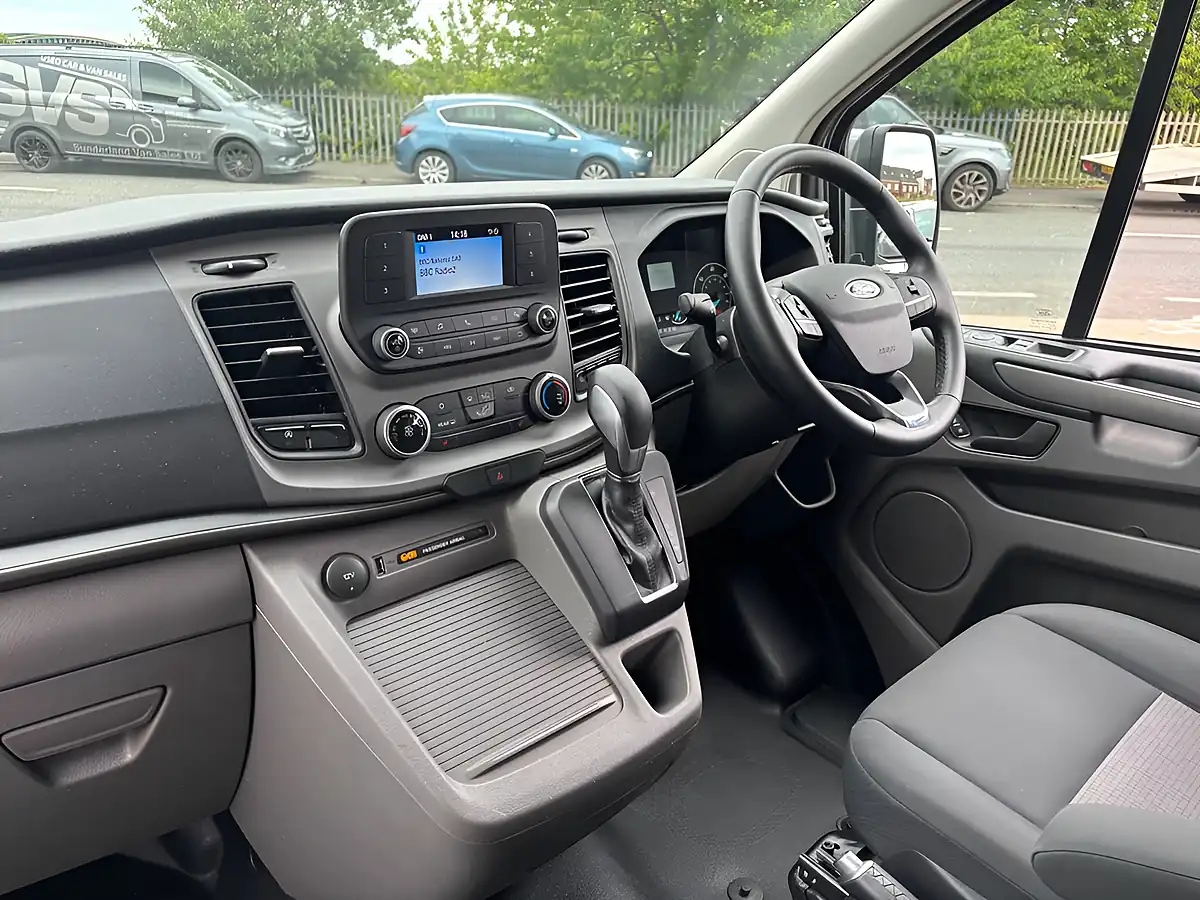 Used 2022 Ford Tourneo Custom Leader Shuttle Silver - Interior and Exterior details 18