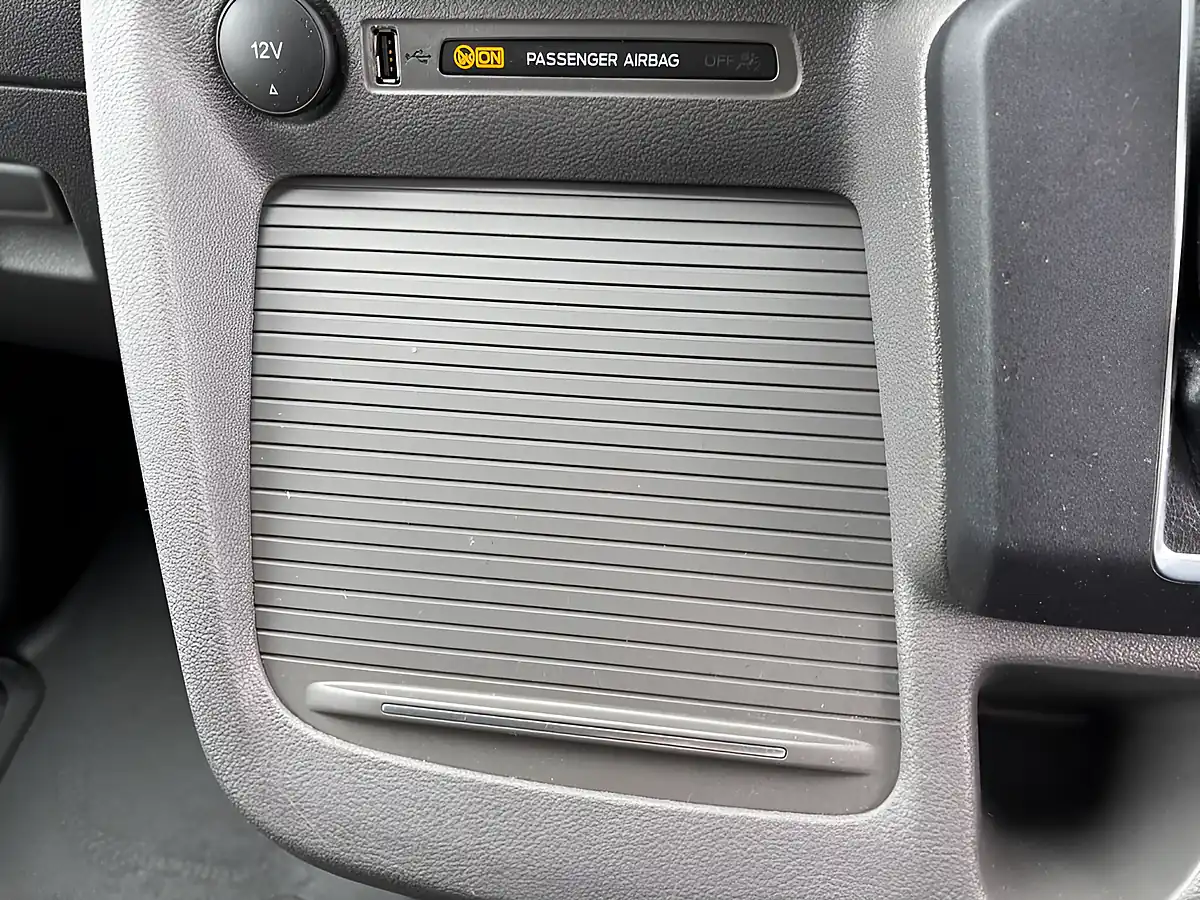 Used 2022 Ford Tourneo Custom Leader Shuttle Silver - Interior and Exterior details 19