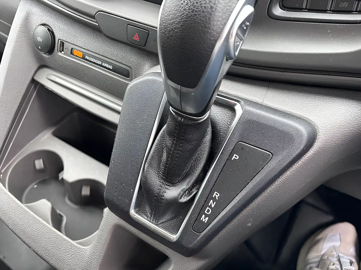Used 2022 Ford Tourneo Custom Leader Shuttle Silver - Interior and Exterior details 20