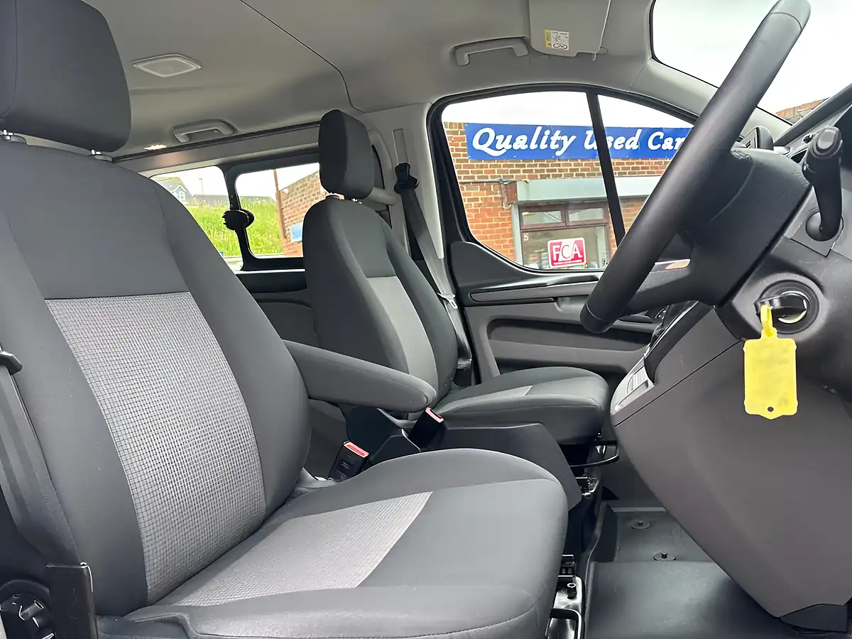 Used 2022 Ford Tourneo Custom Leader Shuttle Silver - Interior and Exterior details 9