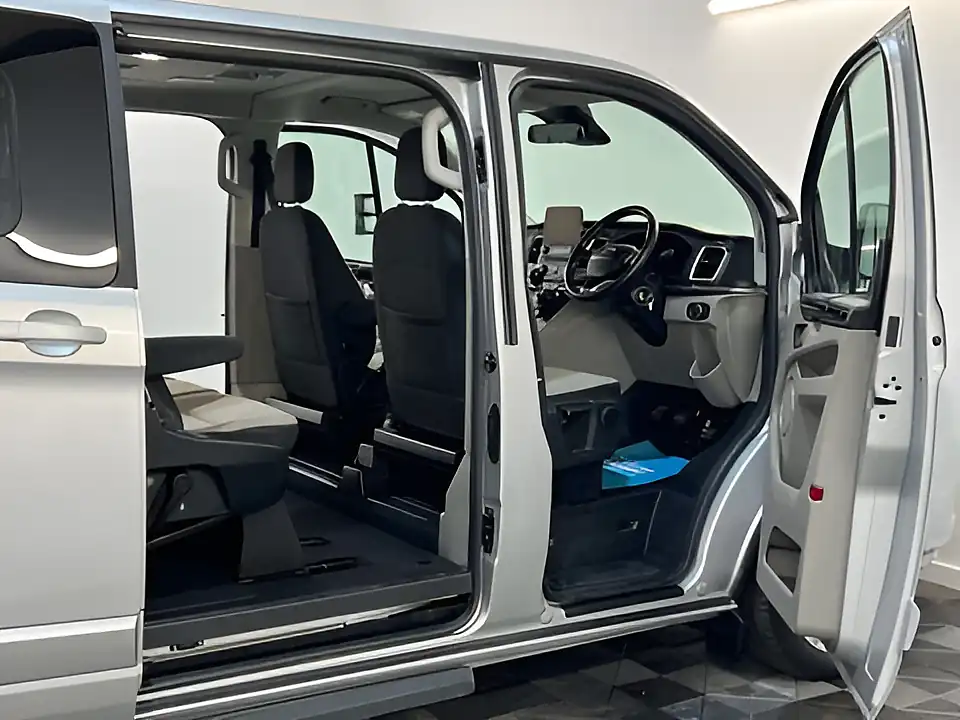 Used 2022 Ford Tourneo Custom Titanium Moondust Silver - Interior and Exterior details 10