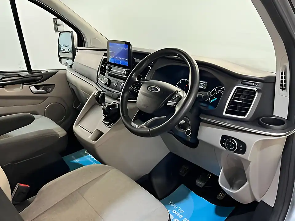 Used 2022 Ford Tourneo Custom Titanium Moondust Silver - Interior and Exterior details 12