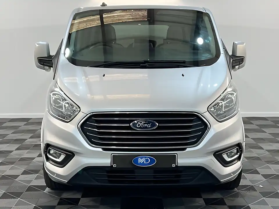 Used 2022 Ford Tourneo Custom Titanium Moondust Silver - Interior and Exterior details 9