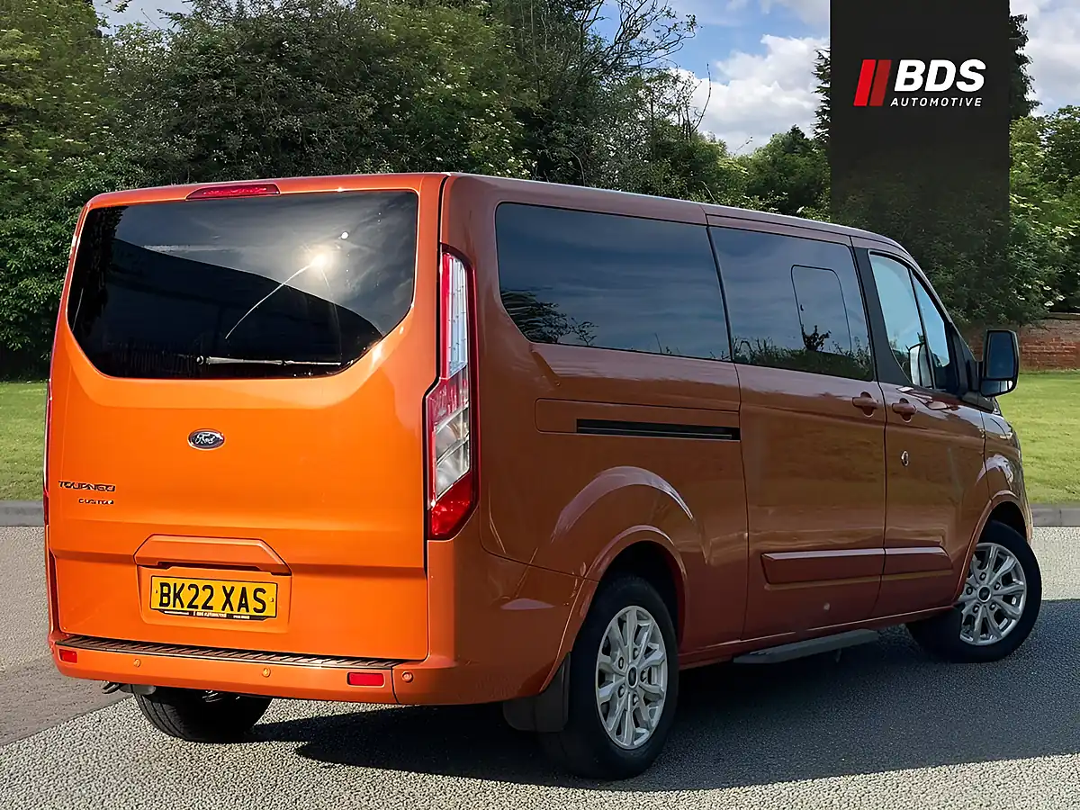 Used 2022 Ford Tourneo Custom Titanium Orange - Interior and Exterior details 12