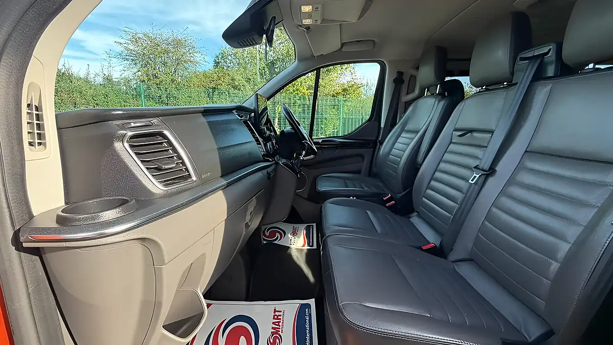 Used 2022 Ford Tourneo Custom Titanium Orange - Interior and Exterior details 19
