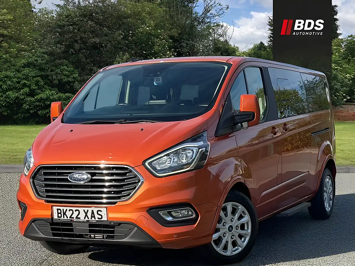 Used 2022 Ford Tourneo Custom Titanium Orange - Interior and Exterior details 3