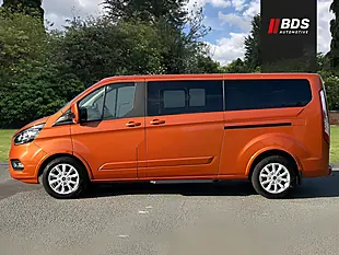 Used 2022 Ford Tourneo Custom Titanium Orange - Interior and Exterior details 4
