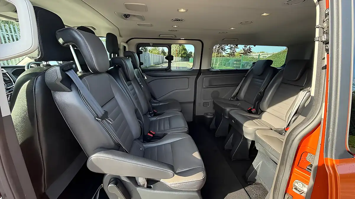 Used 2022 Ford Tourneo Custom Titanium Orange - Interior and Exterior details 7