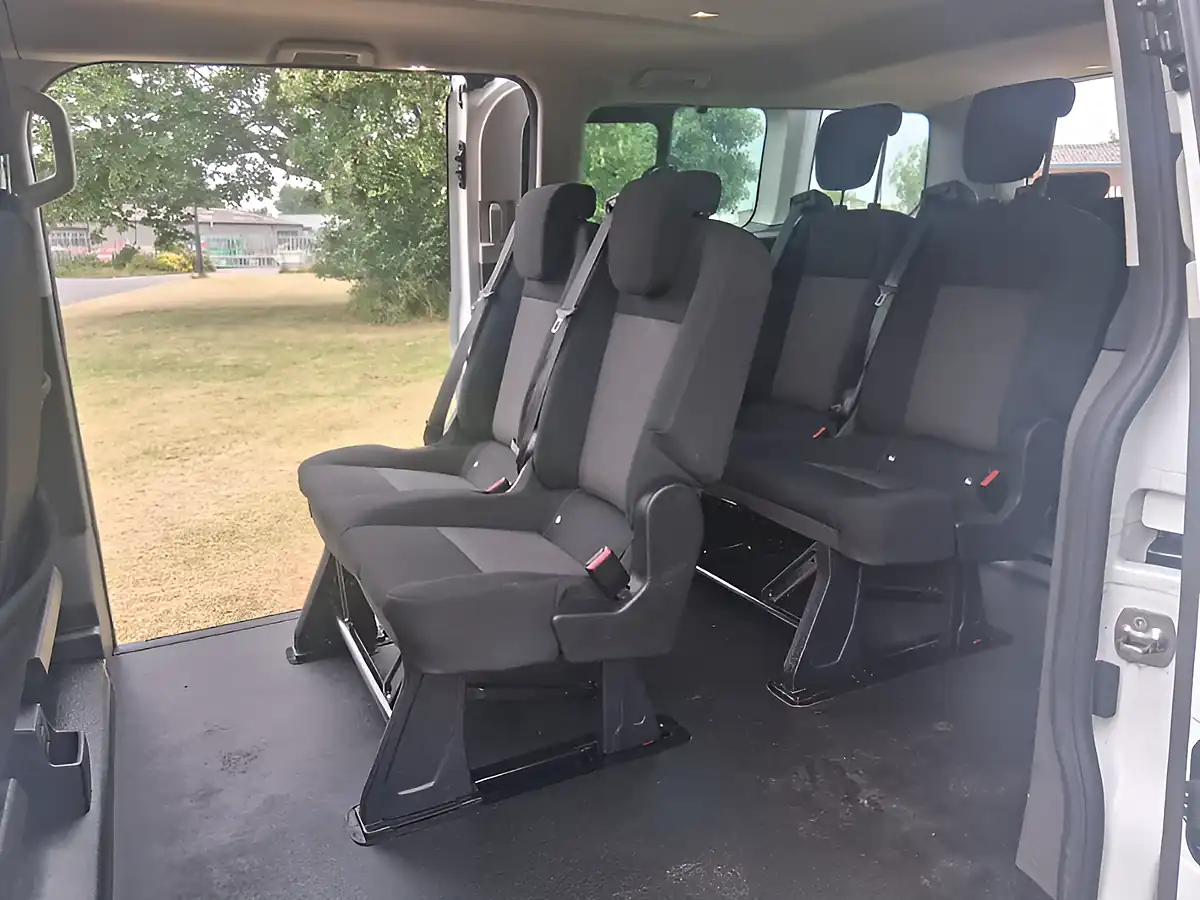 Used 2022 Ford Tourneo Custom White - Interior and Exterior details 11
